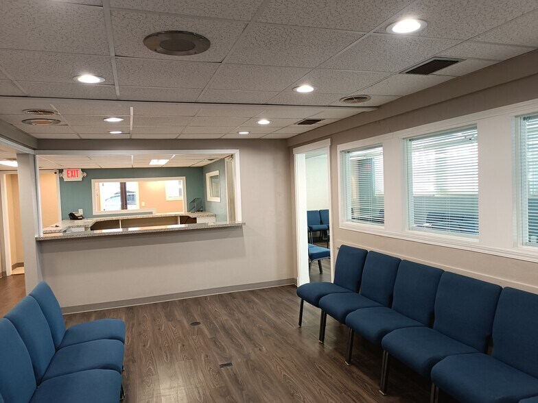 More Photos Of 4921 E State St, Rockford Office For Sale