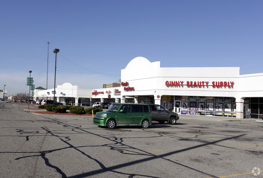 More Photos Of 8892-8918 W Eight Mile, Royal Oak Unknown For Lease