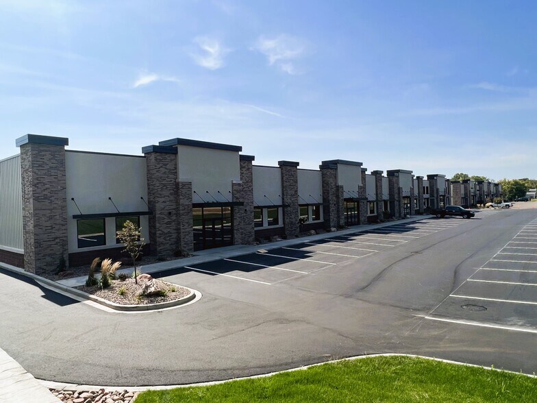 Primary Photo Of 1419 Winchester Way, Altoona Showroom For Lease