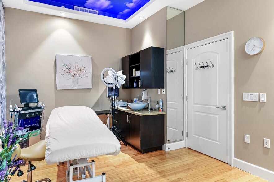 More Photos Of 838 Nordahl Rd, San Marcos Medical For Lease