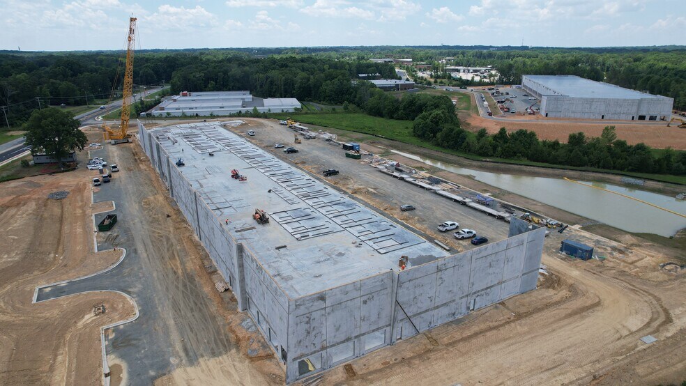 More Photos Of 5303 Indian Trail Fairview Rd, Indian Trail Industrial For Lease
