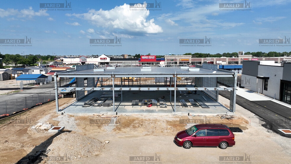 More Photos Of 1565-1585 S Jefferson Ave, Lebanon General Retail For Lease
