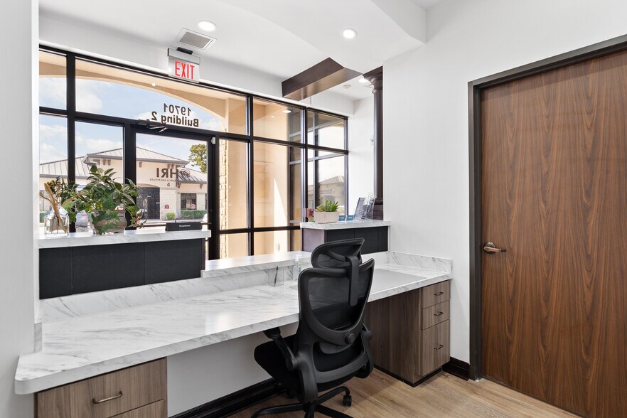 More Photos Of 19701 Kingwood Dr, Kingwood Office For Sale