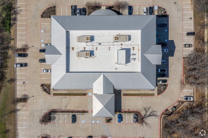 More Photos Of 2800 Shoreline Dr, Denton Medical For Lease