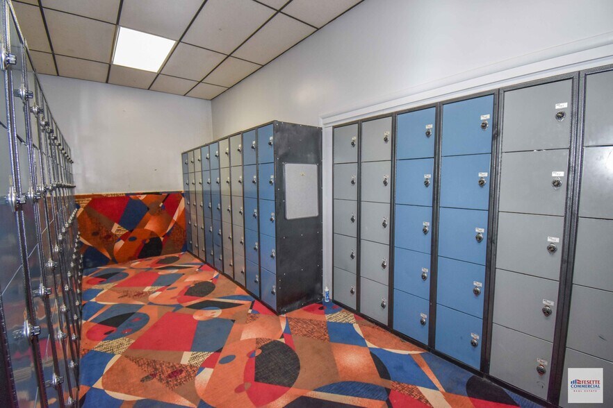 More Photos Of 28 N Bowl Ln, Plattsburgh Sports And Entertainment For Sale