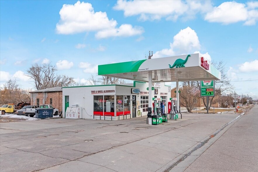 More Photos Of , Fountain Green General Retail For Sale