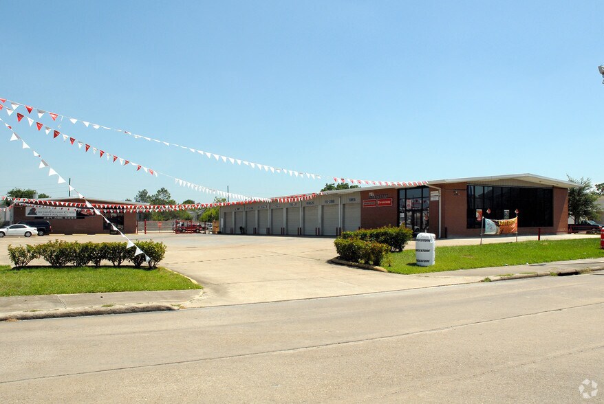 More Photos Of 2525 Westhollow Dr, Houston Auto Repair For Sale