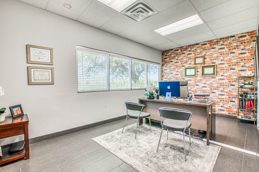 More Photos Of 550 S Mesa Hills Dr, El Paso Medical For Lease