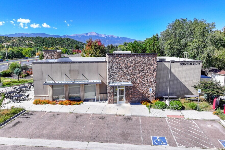 More Photos Of 3220 Austin Bluffs Pky, Colorado Springs Freestanding For Lease