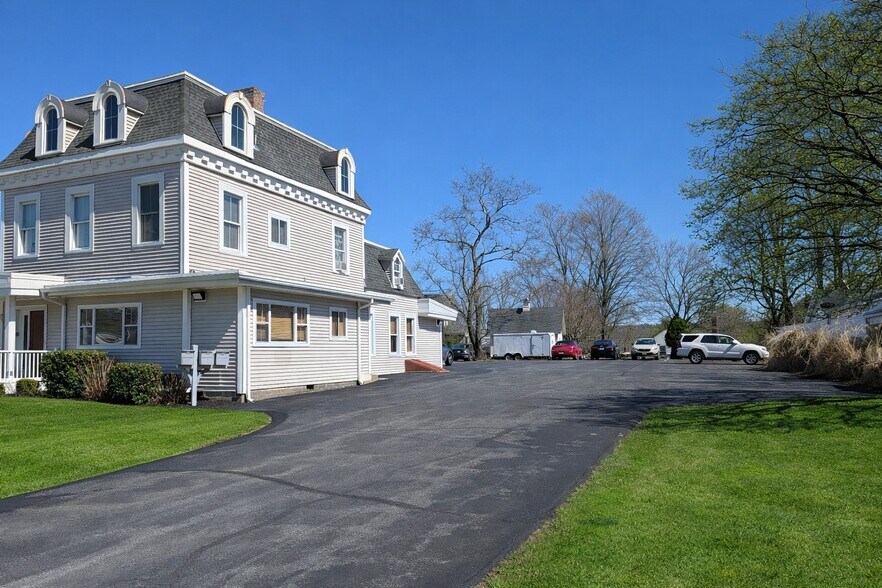 More Photos Of 21 Oakland Ave, Warwick Medical For Lease