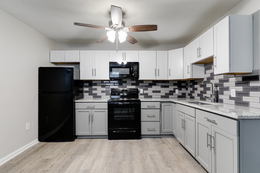 More Photos Of 37 Labrook Dr, Richmond Apartments For Sale