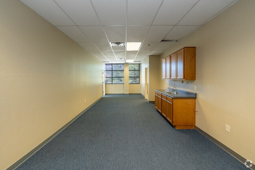 More Photos Of 500 N Garden Ave, Sierra Vista Office For Lease