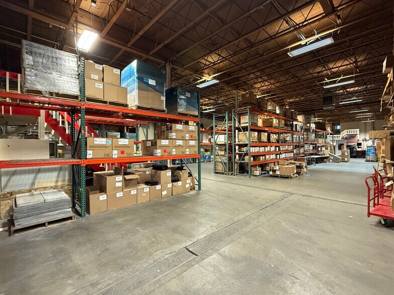 More Photos Of 4660 Gambell St, Anchorage Warehouse For Sale