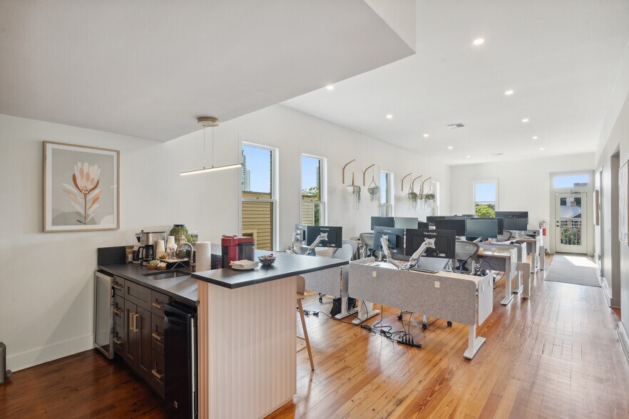 More Photos Of 702 San Antonio St, Austin Loft Creative Space For Sale