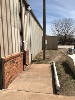 More Photos Of 320 S Taylor Rd, Watonga Warehouse For Sale