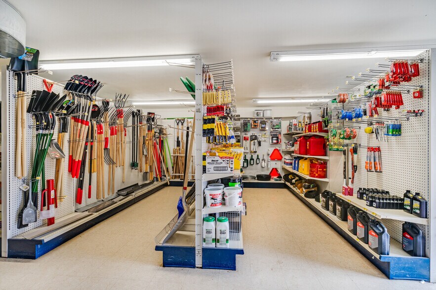 More Photos Of 101 Tanner St, Melrose Freestanding For Sale