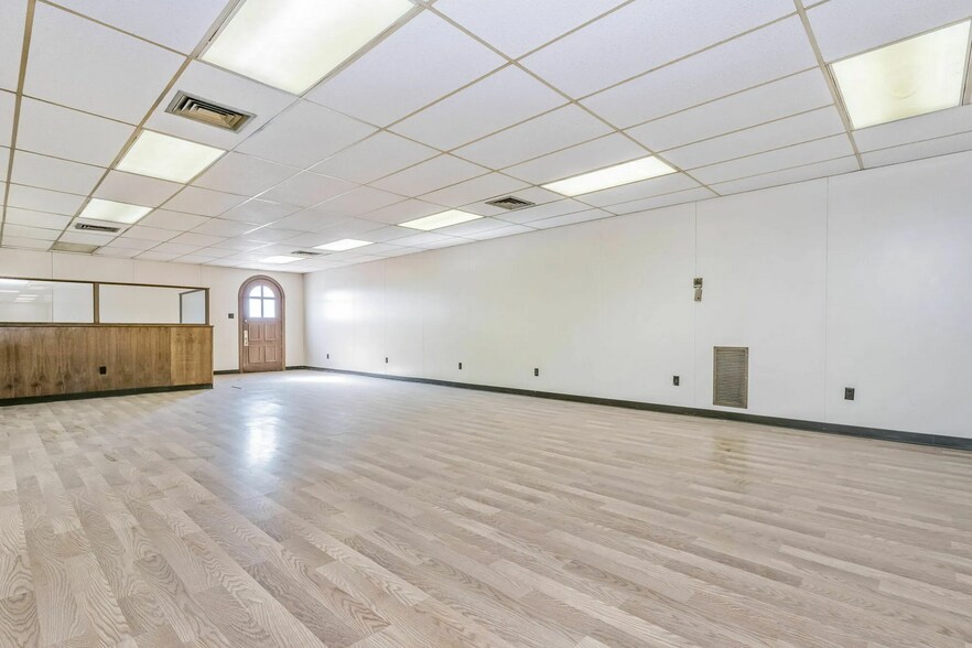 More Photos Of 904 S Grant St, Amarillo Distribution For Lease