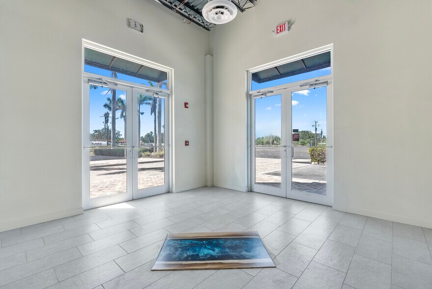 More Photos Of 3976 Destination Dr, Osprey Storefront For Lease