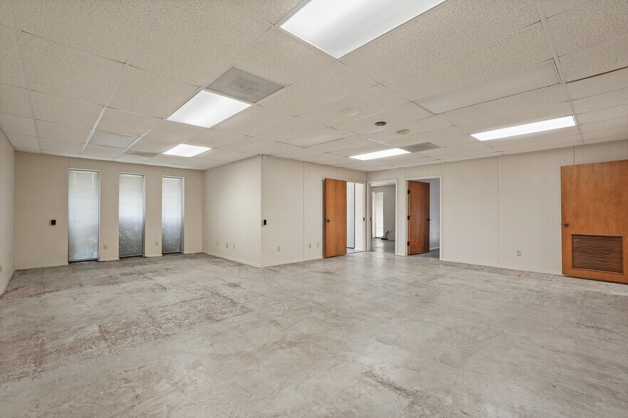 More Photos Of 4631 11th st, Brookshire Warehouse For Sale