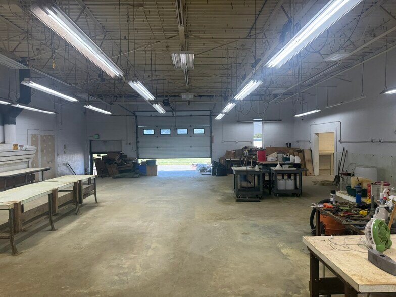 More Photos Of 18 Thompson Rd, East Windsor Light Manufacturing For Sale