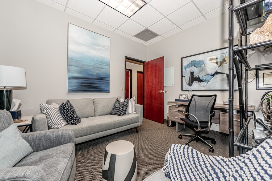 More Photos Of 8707 E Vista Bonita Dr, Scottsdale Office For Lease