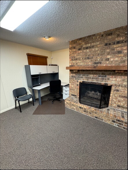 More Photos Of 112 E 10th St, Eudora Office For Sale