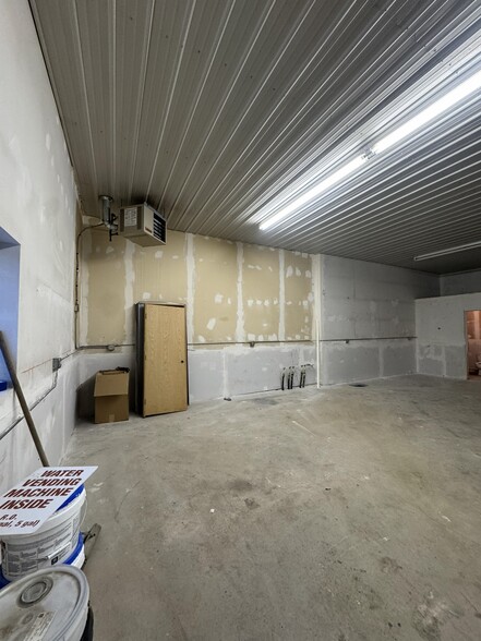 More Photos Of 717 27th St SE, Minot Flex For Lease