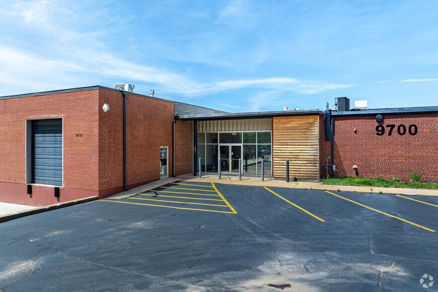 More Photos Of 9700 E 56th St, Raytown Warehouse For Lease