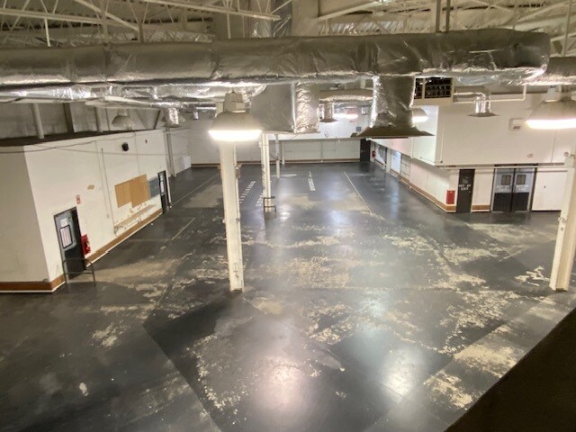 More Photos Of 10 Middletown Ave, North Haven Warehouse For Lease