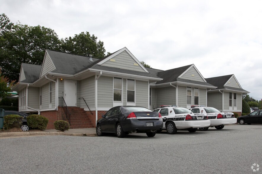 More Photos Of 5285 N Roxboro St, Durham Office For Sale