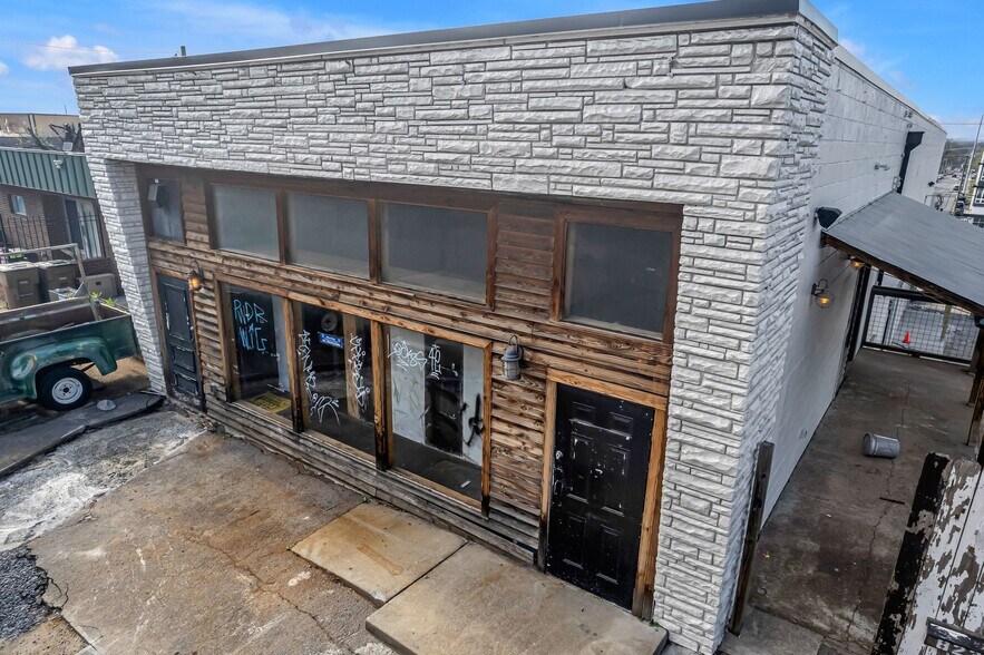 More Photos Of 823 Woodland St, Nashville Freestanding For Lease