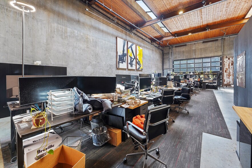 More Photos Of 10 Dravus St, Seattle Unknown For Lease