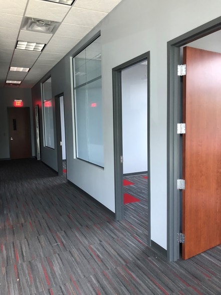 More Photos Of 9038 Camden Field Pky, Riverview Flex For Lease