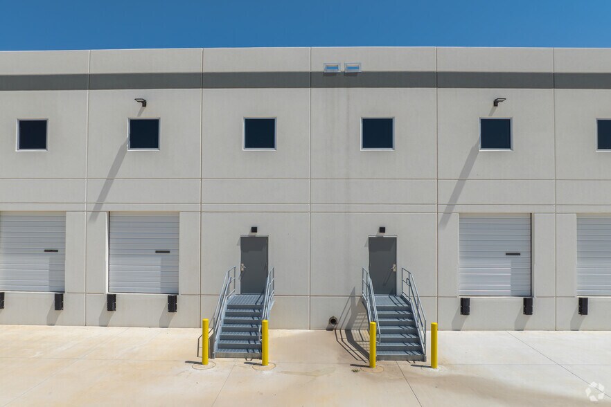 More Photos Of 2250 114th St, Grand Prairie Distribution For Sale