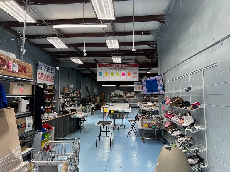 More Photos Of 6012-6014 E Hillsborough Ave, Tampa Unknown For Lease