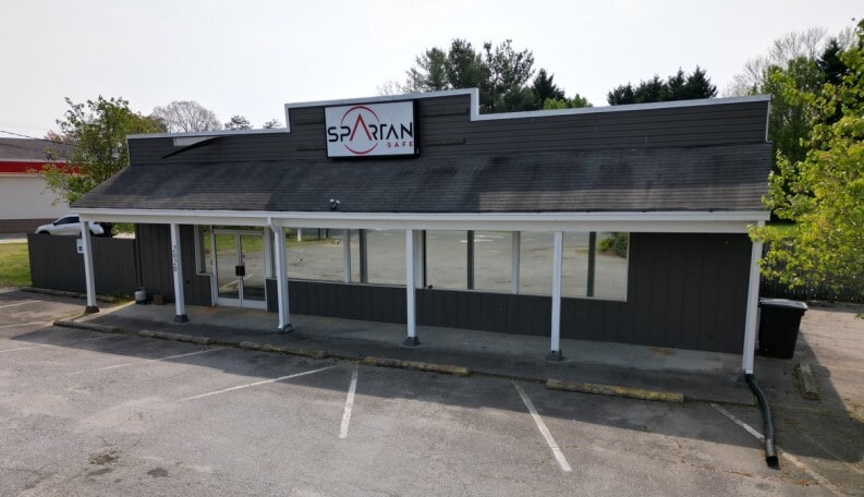 Primary Photo Of 2020 W Mountain St, Kernersville Restaurant For Sale