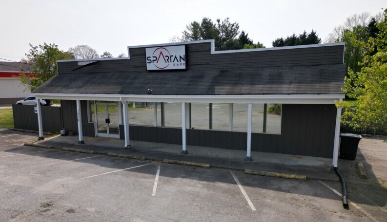 More Photos Of 2020 W Mountain St, Kernersville Restaurant For Sale