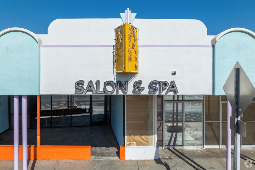 More Photos Of 16 W Pacific Ave, Henderson Storefront Retail Office For Lease