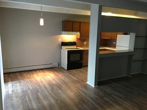 More Photos Of 1960 Dallas St, Aurora Apartments For Sale