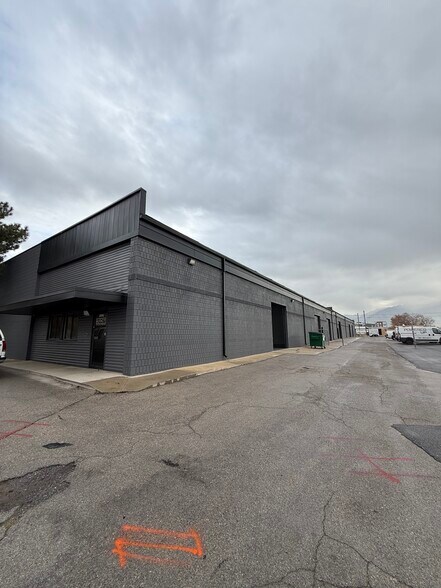 More Photos Of 3995 Howick St, Murray Warehouse For Lease