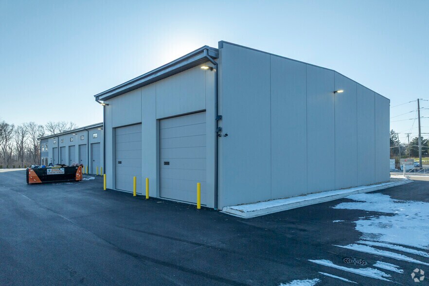 More Photos Of 1385 N Joliet Rd, Romeoville Service For Lease