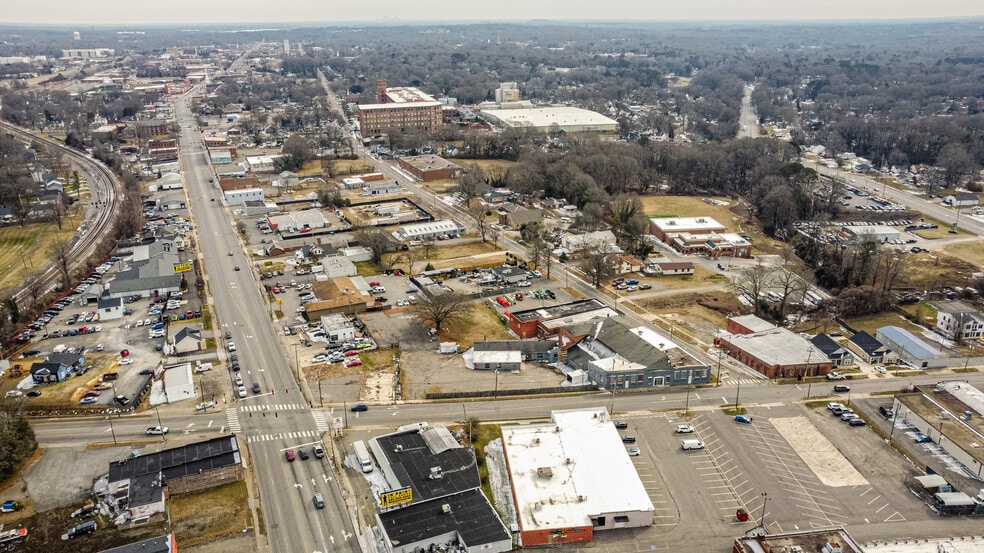 More Photos Of 226 S Linwood Rd, Gastonia Warehouse For Sale
