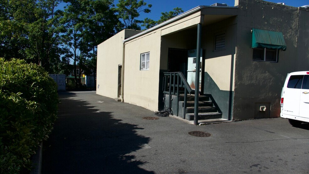 More Photos Of 293 Queen Anne Rd, Teaneck Restaurant For Sale