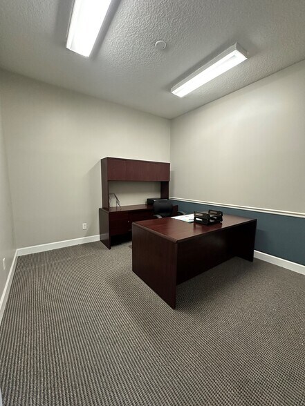 More Photos Of 9191 RG Skinner Pky, Jacksonville Office For Sale