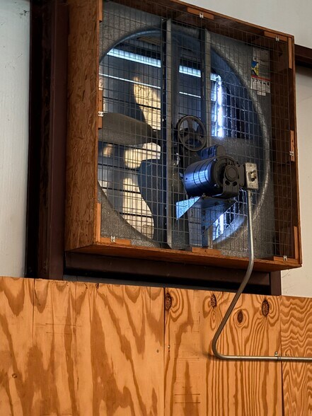 More Photos Of 100 Arnold Mill Way, Woodstock Light Distribution For Lease