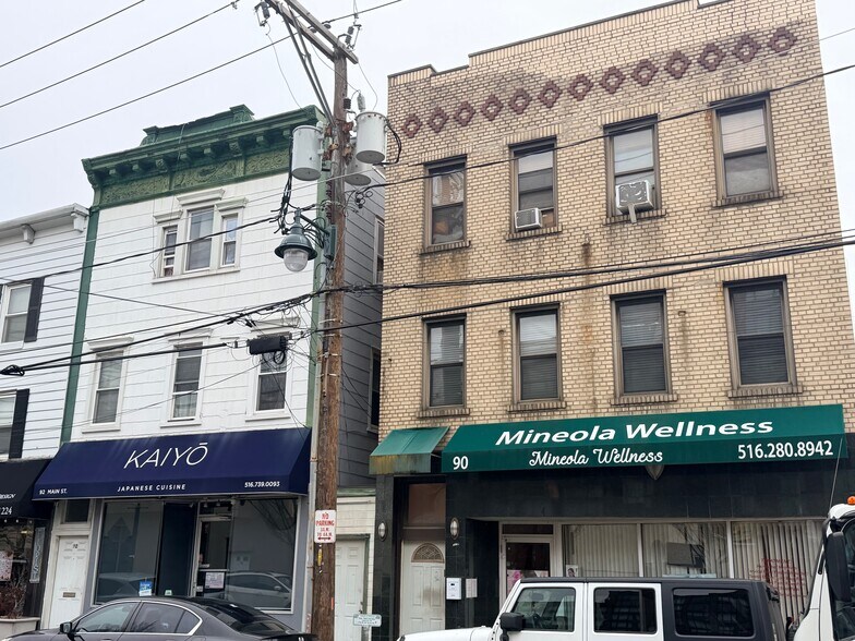 More Photos Of 90 Main St, Mineola Storefront Retail Residential For Lease