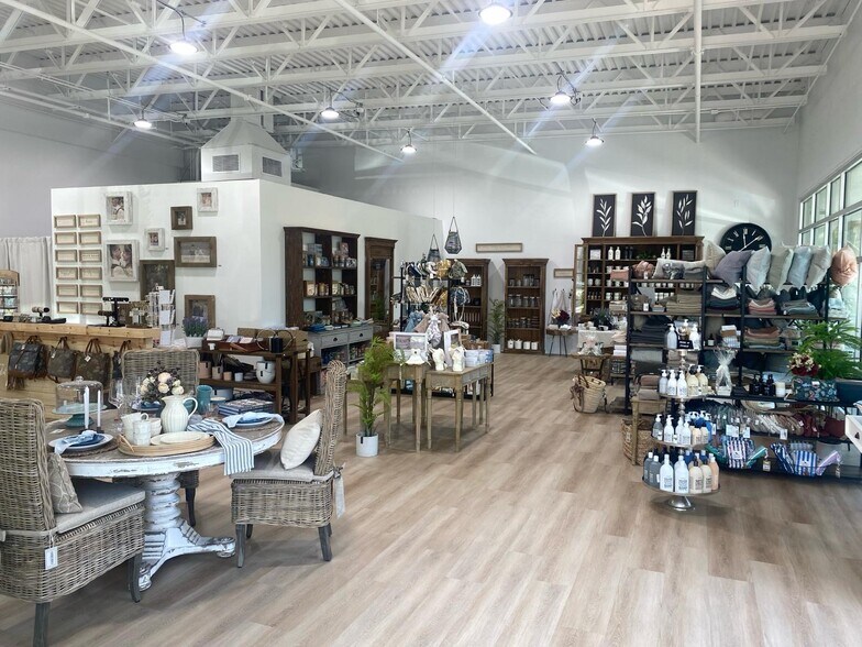 More Photos Of 2363 Vanderbilt Beach Rd, Naples Storefront For Lease