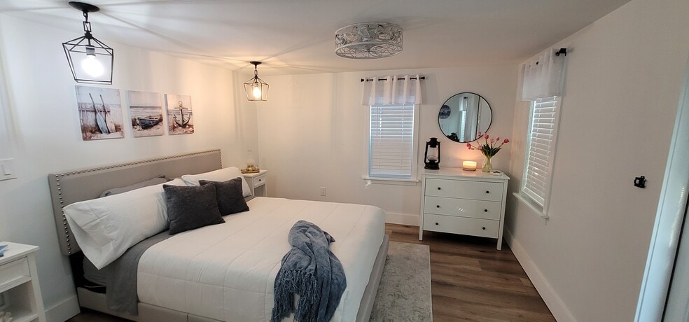 More Photos Of 3351 Bahia Vista St, Sarasota Storefront For Sale