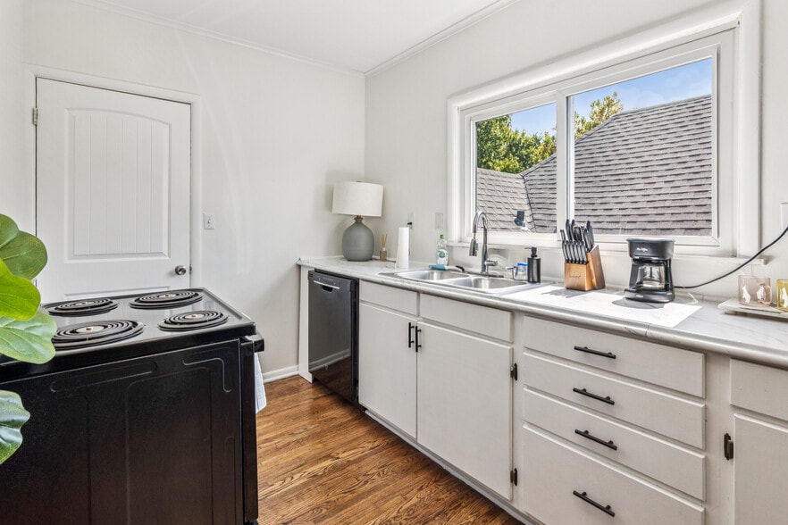 More Photos Of 1915 S Boston Ave, Tulsa Apartments For Sale