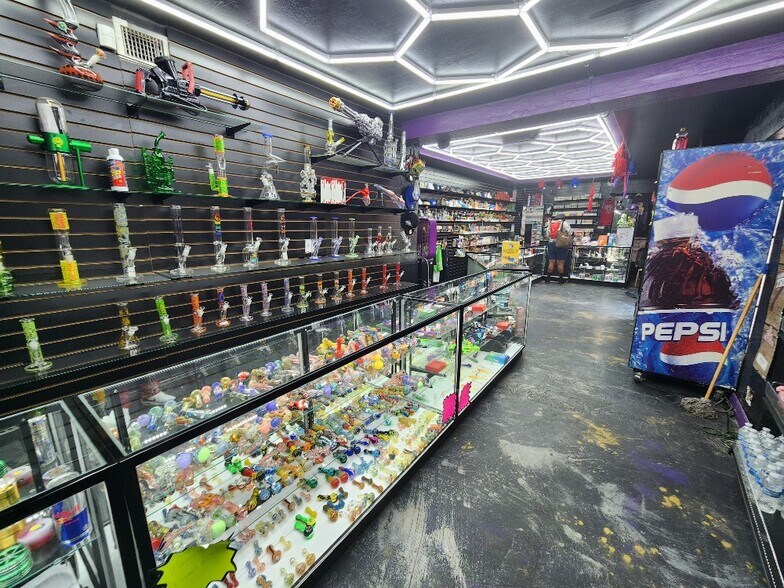 More Photos Of 2431 E Van Buren St, Phoenix Manufacturing For Sale